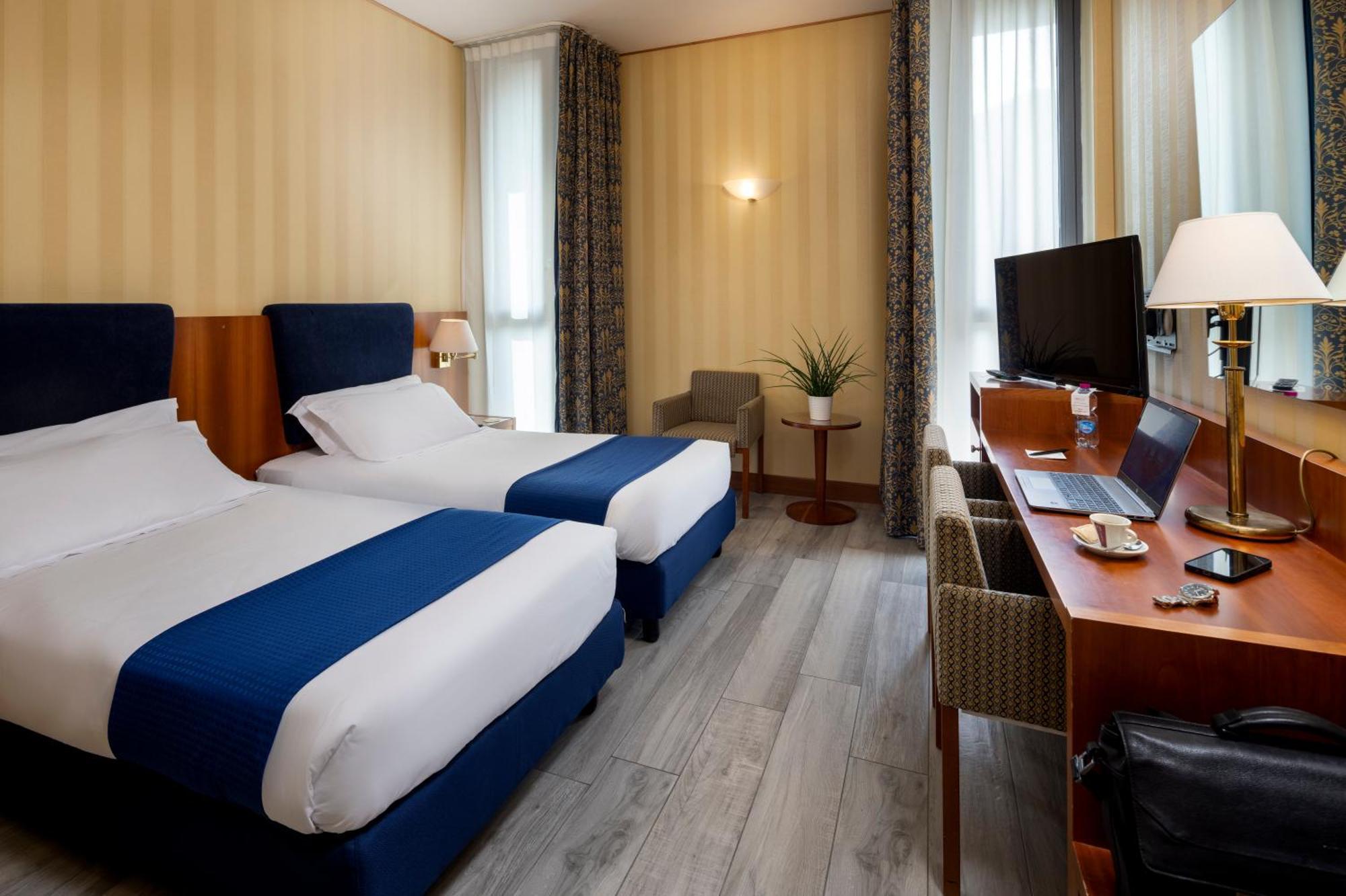 Hotel Parma&Congressi Esterno foto
